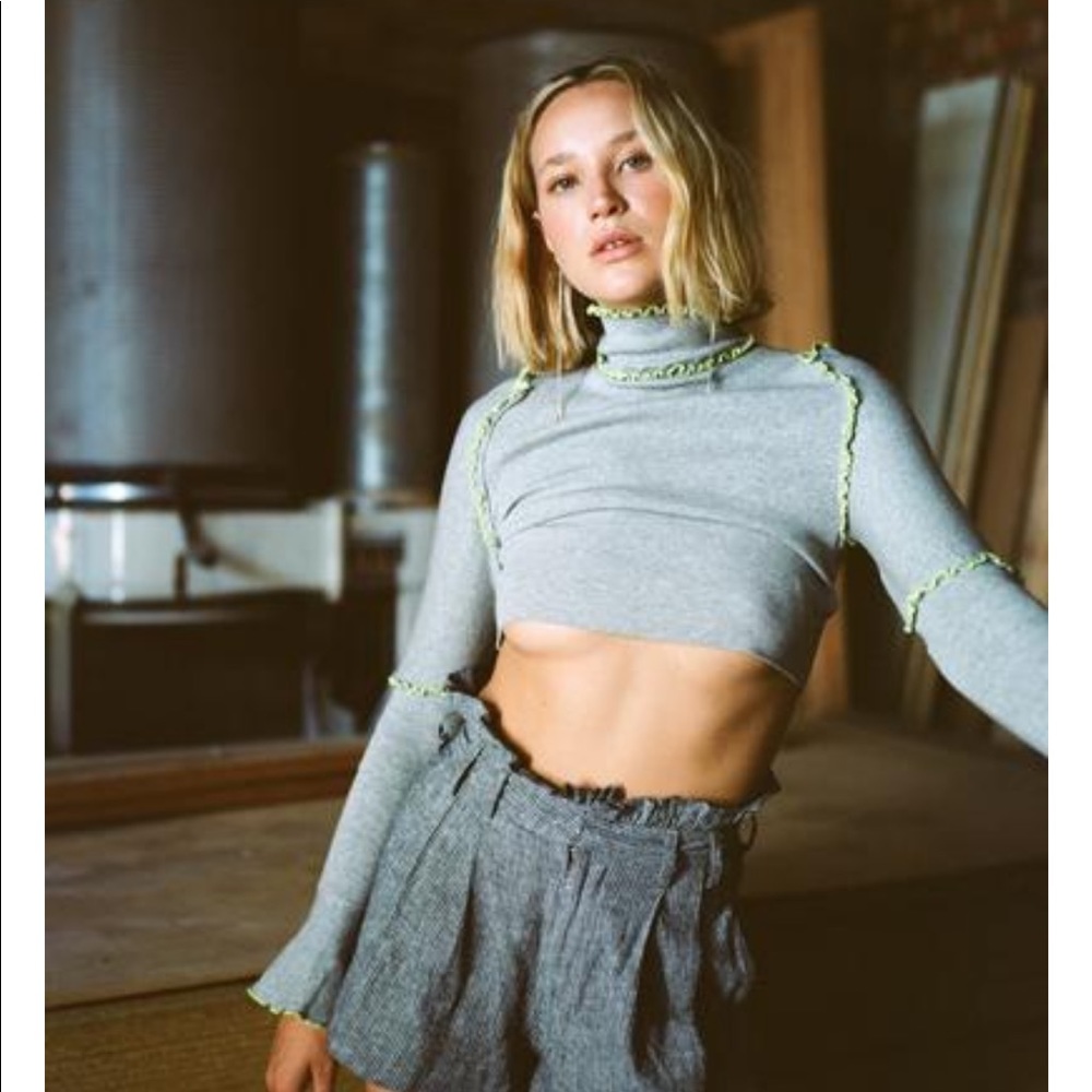 Aprés studio long sleeve crop top